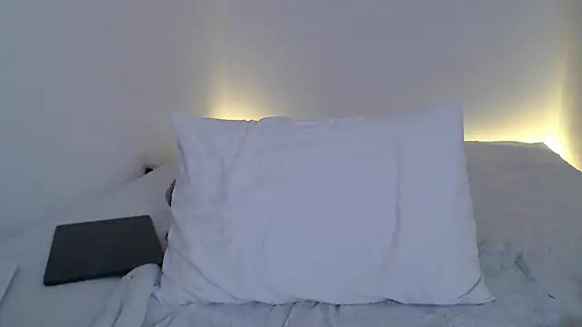   Meow online show from January 3, 2025, 8:54 pm