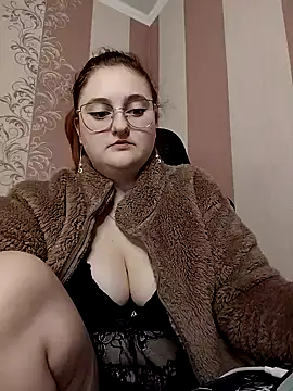 Snapshot of WhiteBellaX chatting on February 3, 2026, 7:02 am WhiteBellaX online show from February 3, 2026, 7:02 am