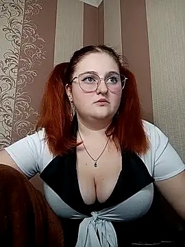 Snapshot of WhiteBellaX chatting on February 13, 2026, 9:44 pm WhiteBellaX online show from February 13, 2026, 9:44 pm