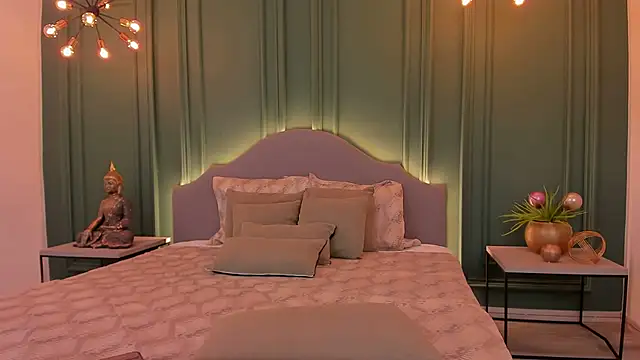 IrisBaker online show from December 16, 2024, 8:48 pm