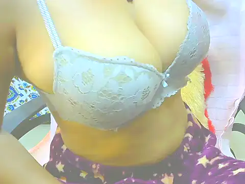 ishmita99 online show from January 13, 2025, 5:12 pm