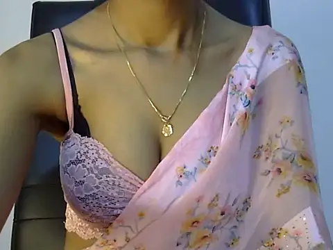 lola-   online show from December 12, 2024, 2:44 pm