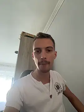 elatus0206 online show from October 26, 2025, 10:43 am