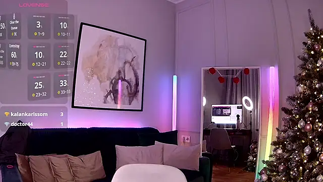 LoryWood online show from December 19, 2024, 6:56 pm