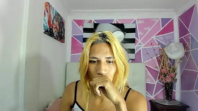 Brisahott online show from February 26, 2025, 2:25 pm