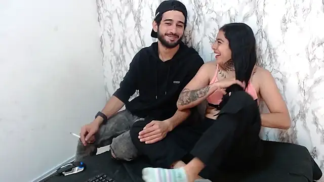 Moon and aaron online show from March 4, 2026, 4:07 am