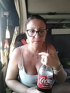 cuplubijoanna online show from October 6, 2025, 3:53 pm