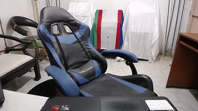 Snapshot of yohatinelly07 chatting on November 23, 2025, 9:03 pm yohatinelly07 online show from November 23, 2025, 9:03 pm