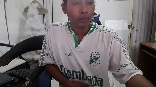 Snapshot of yohatinelly07 chatting on November 27, 2025, 8:00 pm yohatinelly07 online show from November 27, 2025, 8:00 pm