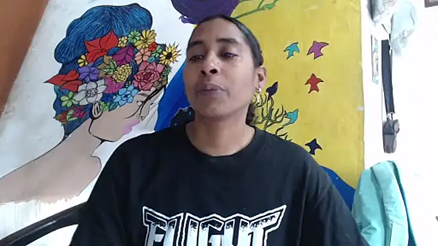 Snapshot of yohatinelly07 chatting on February 4, 2026, 12:33 pm yohatinelly07 online show from February 4, 2026, 12:33 pm