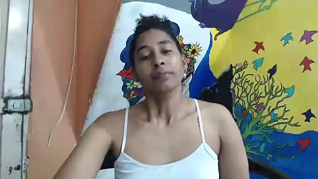 Snapshot of yohatinelly07 chatting on February 5, 2026, 8:13 pm yohatinelly07 online show from February 5, 2026, 8:13 pm