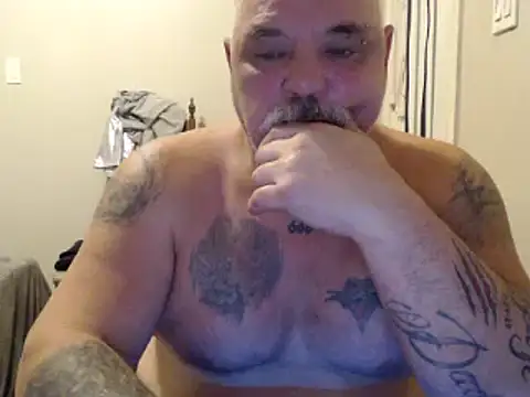 Newfiesausage1972 online show from January 27, 2025, 8:07 pm