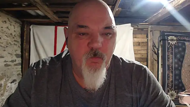 Newfiesausage1972 online show from January 14, 2026, 11:16 am