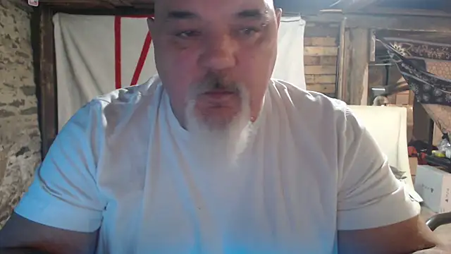 Newfiesausage1972 online show from February 11, 2026, 11:43 pm