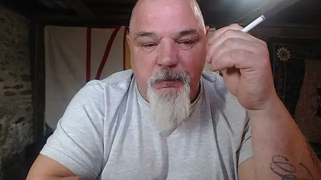 Newfiesausage1972 online show from April 8, 2026, 10:54 pm