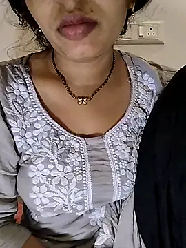 Snapshot of Simaran_bhabhi chatting on April 27, 2026, 1:25 am Simaran bhabhi online show from April 27, 2026, 1:25 am
