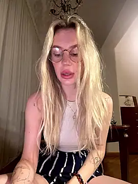 meanexx online show from December 8, 2024, 4:07 pm