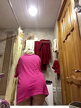 meanexx online show from February 2, 2025, 11:40 am