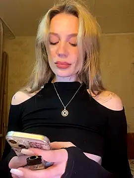 meanexx online show from September 15, 2025, 4:29 pm