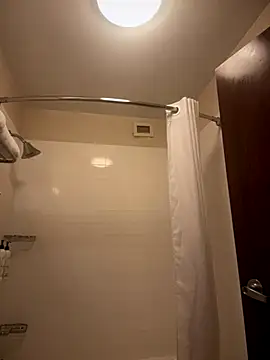 1BeautyN1Beast online show from October 16, 2025, 11:39 pm