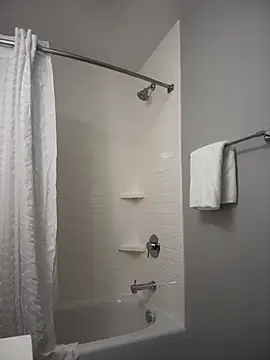 1BeautyN1Beast online show from February 4, 2026, 3:51 pm