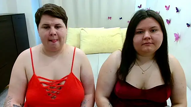 BeckyAndHellen online show from September 29, 2025, 9:47 am