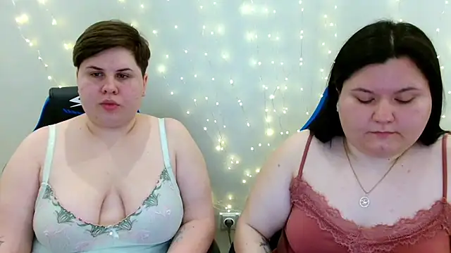 BeckyAndHellen online show from April 16, 2026, 11:55 am