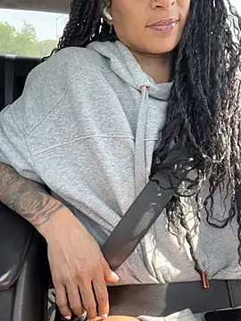 Shuggabutt online show from March 29, 2026, 9:26 pm