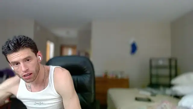 Snapshot of savageconfidence chatting on May 24, 2026, 11:04 am savageconfidence online show from May 24, 2026, 11:04 am
