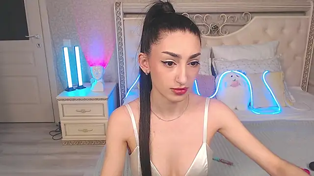 Lina Robbins online show from May 13, 2026, 12:08 am