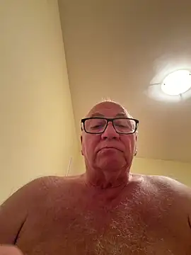 biggandybig online show from April 22, 2026, 8:32 pm