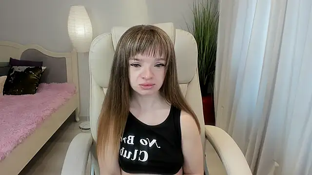 Eva Rosec online show from March 22, 2025, 7:04 am