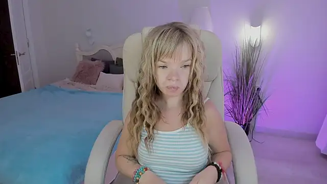 Eva Rosec online show from September 9, 2025, 11:43 am