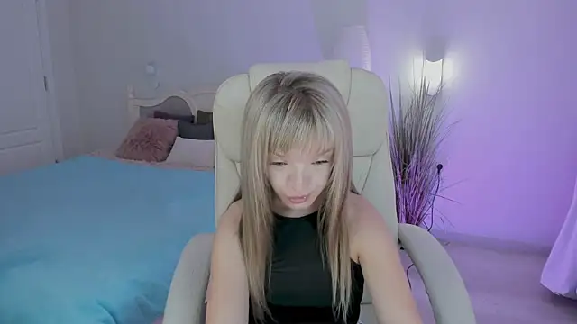 Eva Rosec online show from September 13, 2025, 5:51 am