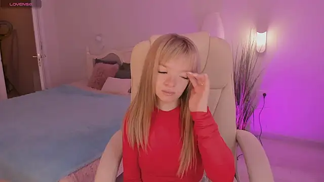 Eva Rosec online show from September 19, 2025, 6:59 am