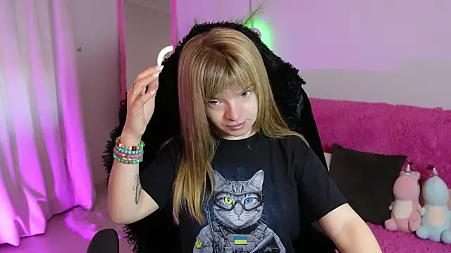 Eva Rosec online show from November 13, 2025, 9:19 am