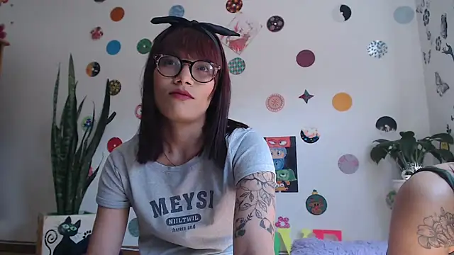 Yaumiko online show from January 16, 2025, 3:46 pm