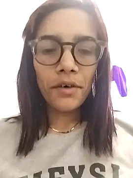 Yaumiko online show from January 18, 2025, 1:40 pm