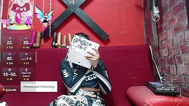 Yaumiko online show from September 12, 2025, 4:40 pm