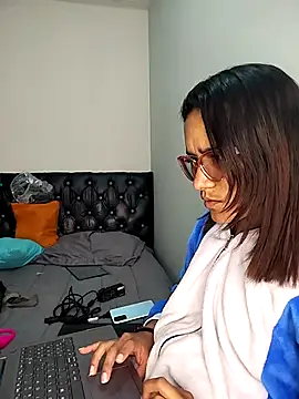 Yaumiko online show from March 4, 2026, 8:15 pm