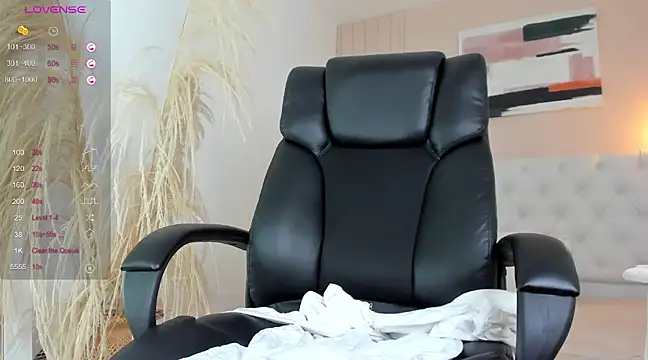 Snapshot of LOISE-XX chatting on January 18, 2025, 11:00 am LOISE-XX online show from January 18, 2025, 11:00 am