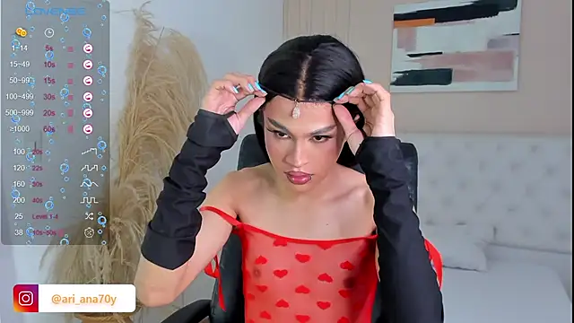 Snapshot of LOISE-XX chatting on September 19, 2025, 5:09 am LOISE-XX online show from September 19, 2025, 5:09 am