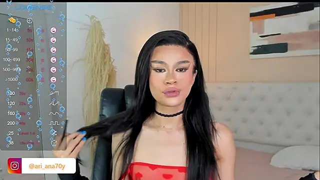 Snapshot of LOISE-XX chatting on November 15, 2025, 6:33 am LOISE-XX online show from November 15, 2025, 6:33 am