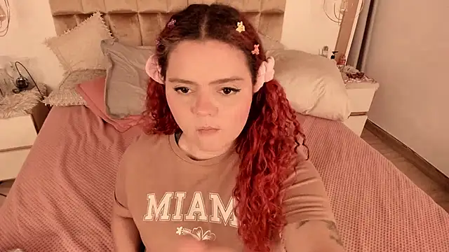 Twwiiggy online show from February 21, 2025, 3:01 am