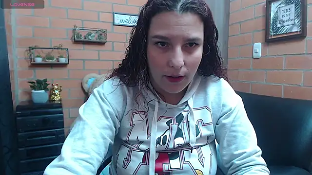 alexia 87 online show from September 12, 2025, 1:49 am