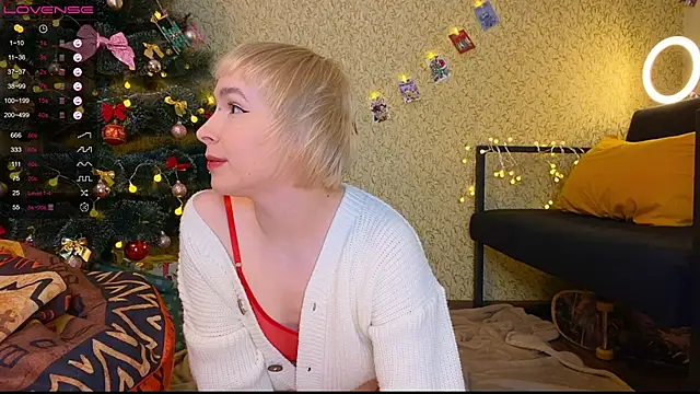 EmmyAmbros online show from December 30, 2024, 5:23 pm