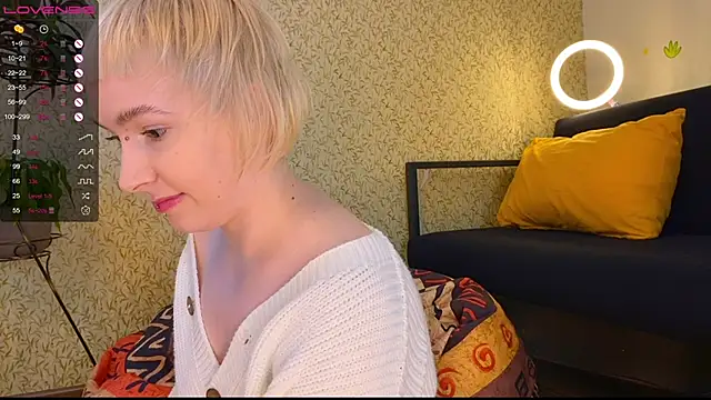 EmmyAmbros online show from February 17, 2025, 1:21 pm