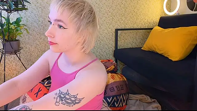 EmmyAmbros online show from March 8, 2025, 6:54 am