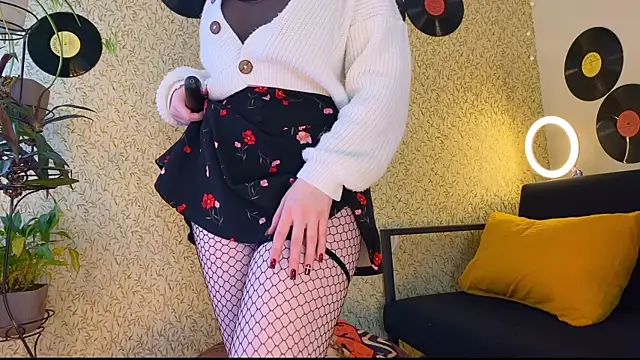 EmmyAmbros online show from March 18, 2025, 12:58 pm