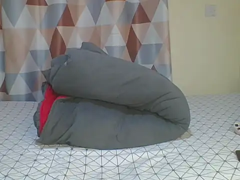 HoLy-ViRgiN online show from October 27, 2025, 9:52 pm